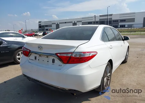 2015 Toyota Camry Se z USA, uszkodzony, nr VIN 4T1BF1FK8FU498211